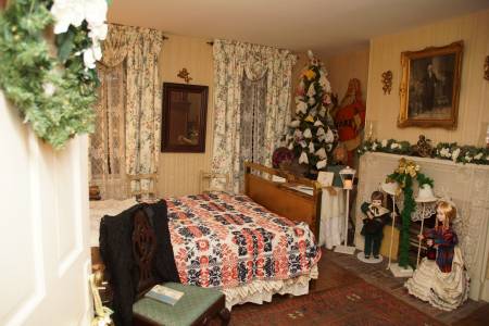 Bond bedroom